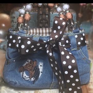 Small booty clutch bag